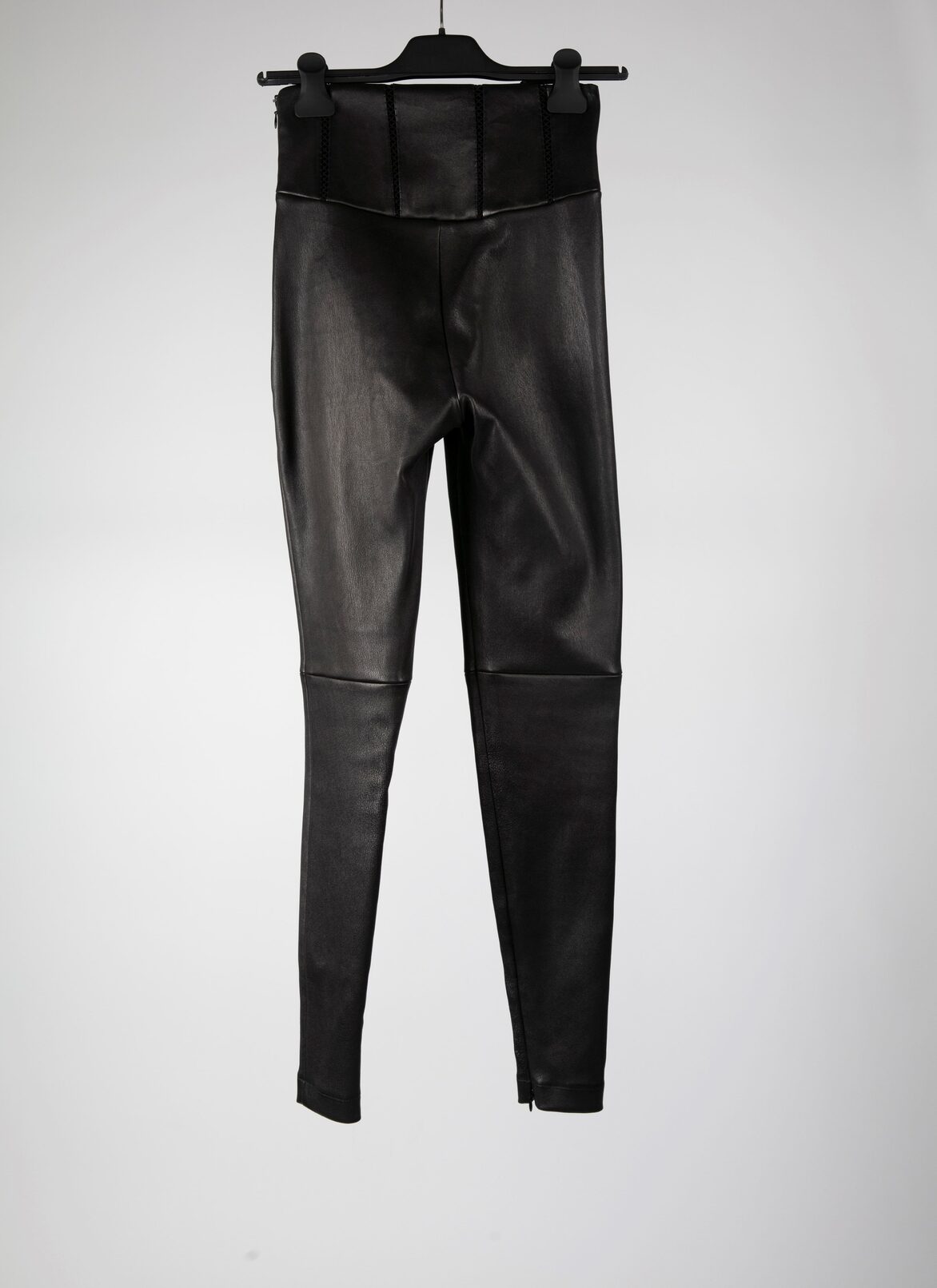 Bodies ALAÏA BLACK BODIES